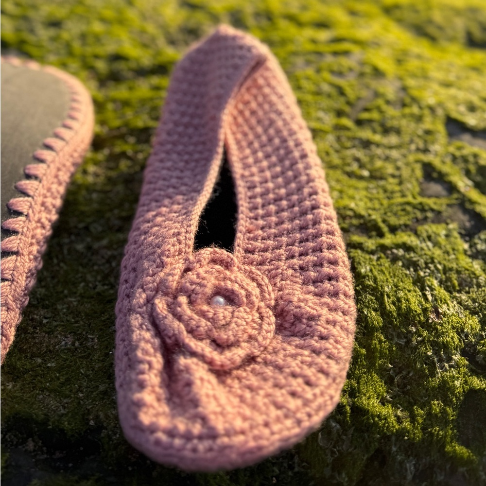 Chic Pink Crochet Headband with Floral Accent
